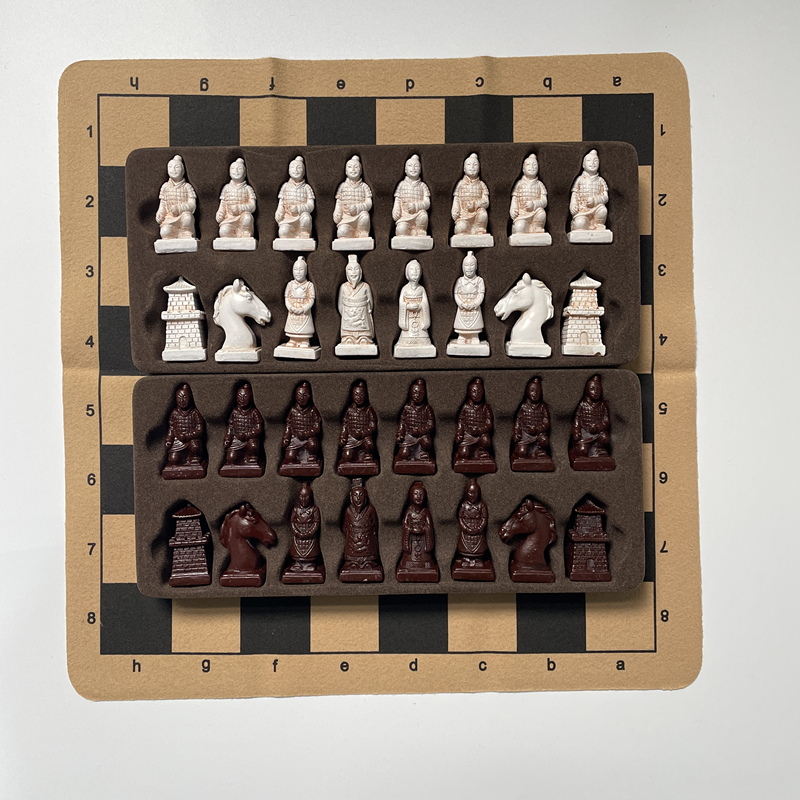 New design of small-sized ches - Board Game Festival review and price