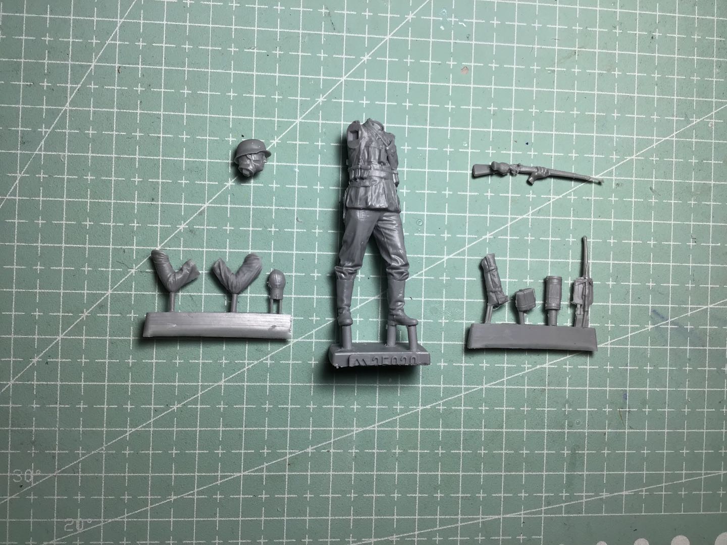 1/35  Resin Model Figure GK，Un - Board Game Risk review and price